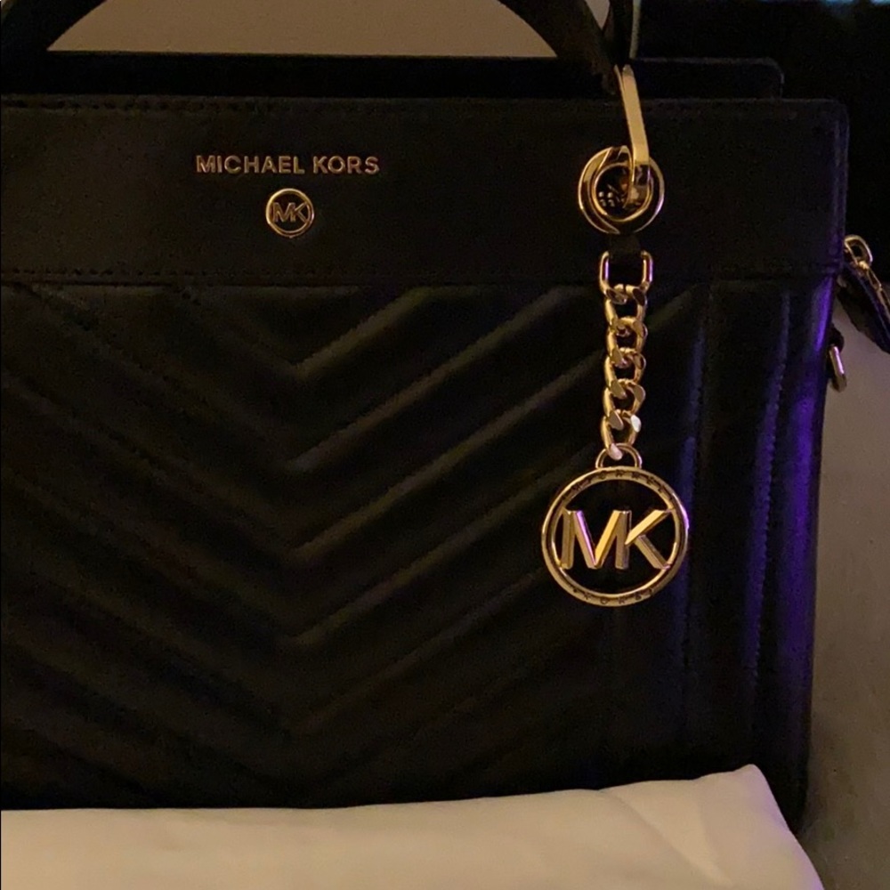 MK Purse - Picture 2 of 5